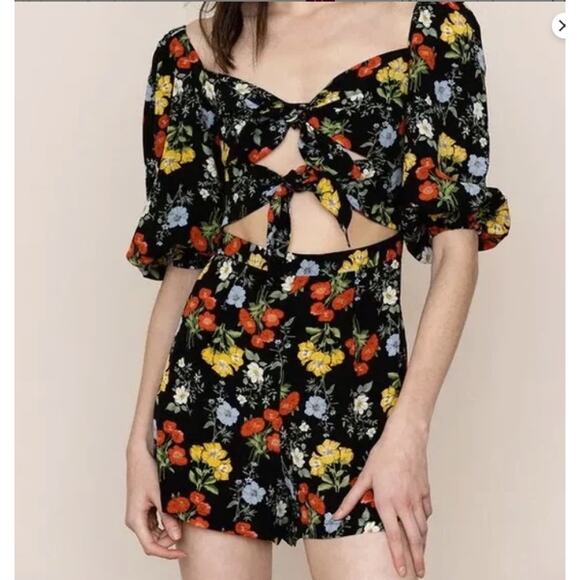 Yumi Kim Womens Lady Boss Romper M Floral Puff Sleeve Cutout Romantic Style - Picture 1 of 6